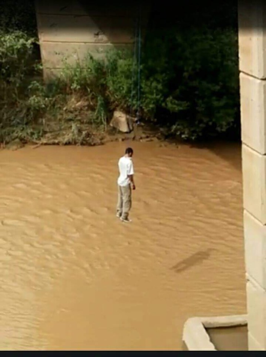 مشهد صادم .. شاب يضع حدا لحياته شنقا بواسطة حبل مربوط بقنطرة 
