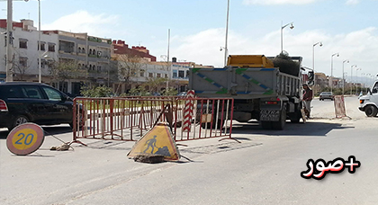 اصلاح حفرة وسط الشارع الرئيسي الرابط بين ازغنغان والناظور بعد عدة شهور من الإهمال اصلاح حفرة وسط الشارع الرئيسي الرابط بين ازغنغان والناظور بعد عدة شهور من الإهمال