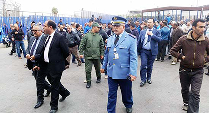 مسؤولون أمنيون وجمركيون يجتمعون بتمثيلية المحتجين على وضع معبر مليلية وهذا ما خلص إليه الاجتماع مسؤولون أمنيون وجمركيون يجتمعون بتمثيلية المحتجين على وضع معبر مليلية وهذا ما خلص إليه الاجتماع