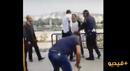 فيديو مثير.. عناصر الأمن تطارد منحرف مسلح في الشارع العام والمطاردة تنتهي بطريقة غريبة فيديو مثير.. عناصر الأمن تطارد منحرف مسلح في الشارع العام والمطاردة تنتهي بطريقة غريبة