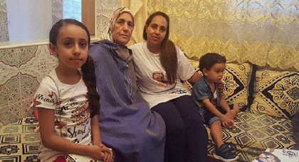 بعد تدهور وضعه الصحي.. زوجة الإعلامي المهداوي تناشد: أنقذوا زوجي وأبنائي بعد تدهور وضعه الصحي.. زوجة الإعلامي المهداوي تناشد: أنقذوا زوجي وأبنائي