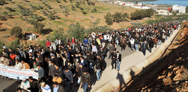 مسيرة اللجوء الإجتماعي وسط إستنفار أمني مسيرة اللجوء الإجتماعي وسط إستنفار أمني