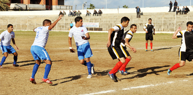 فتح الناظور يتعادل بدون أهداف أمام قدس تازة والأزمة المادية تهدد مسيرة الفريق فتح الناظور يتعادل بدون أهداف أمام قدس تازة والأزمة المادية تهدد مسيرة الفريق