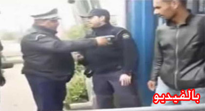 جمركي مغربي يذل شرطيا إسبانيا بمدينة مليلية المحتلة بعد تخطيه الحدود جمركي مغربي يذل شرطيا إسبانيا بمدينة مليلية المحتلة بعد تخطيه الحدود