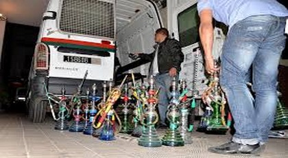 أمن الناظور يواصل حربه على الشيشة.. ويغلق مقهى خاصة بالعروي ويوقف أزيد من 20 شخصا