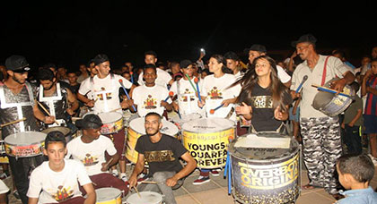 فرقة شابة تمزج التراث الفني العريق لبوعرفة بايقاعات عالمية تسير بخطى حثيثة نحو الـتألق فرقة شابة تمزج التراث الفني العريق لبوعرفة بايقاعات عالمية تسير بخطى حثيثة نحو الـتألق