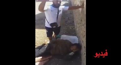 شاهدوا مواطنا من العروي كيف يُفجّر "صرخة" في وجه المسؤولين حول متشرد مسّن يتهدده المرض شاهدوا مواطنا من العروي كيف يُفجّر "صرخة" في وجه المسؤولين حول متشرد مسّن يتهدده المرض