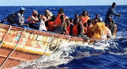 إنقاذ 31 مهاجرا سريا من موت محقق بعد تاهوا في البحر لمدة يومين إنقاذ 31 مهاجرا سريا من موت محقق بعد تاهوا في البحر لمدة يومين