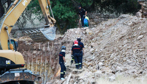 البحث عن مغربي بإسبانيا اختفى في بئر حفره بحثا عن الكنز البحث عن مغربي بإسبانيا اختفى في بئر حفره بحثا عن الكنز