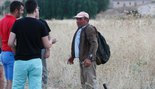 البحث عن مغربي بإسبانيا اختفى في بئر حفره بحثا عن الكنز البحث عن مغربي بإسبانيا اختفى في بئر حفره بحثا عن الكنز