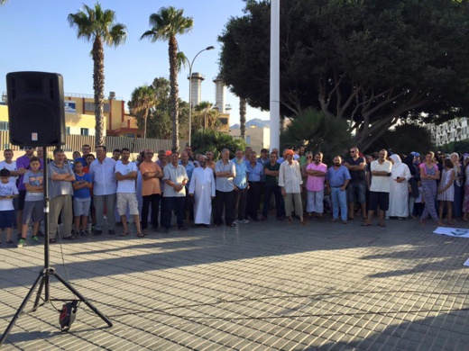 إحتجاجات عارمة لمسلمي مليلية بعد منعهم من إستيراد أضاحي العيد من المغرب إحتجاجات عارمة لمسلمي مليلية بعد منعهم من إستيراد أضاحي العيد من المغرب