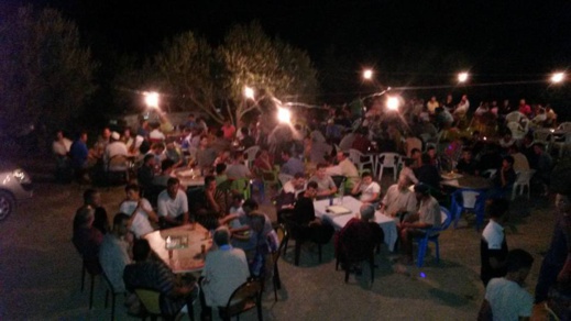 رئيس جماعة سابق نواحي تمسمان يذبح ثورا بعد إستفادة دواوير بطريق معبدة تناهز ال5 ملايير سنتيم