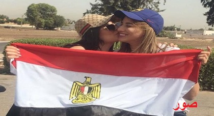 خريجة ستار أكاديمي الناظورية حنان لخضر ترفع العلم المصري بمطار محمد الخامس لهذا السبب