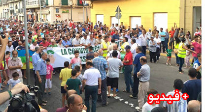 للمرة الثانية.. مسلموا مليلية يخرجون في مسيرة حاشدة للتنديد بقرار منعهم من استيراد أضاحي العيد من المغرب للمرة الثانية.. مسلموا مليلية يخرجون في مسيرة حاشدة للتنديد بقرار منعهم من استيراد أضاحي العيد من المغرب