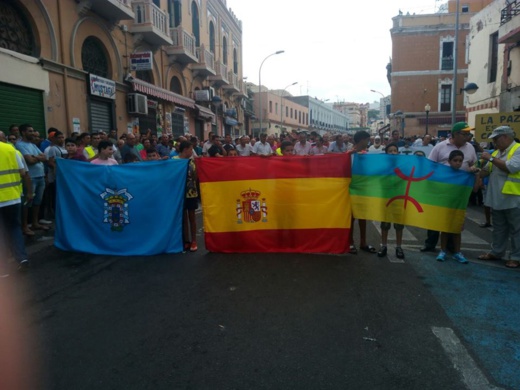 للمرة الثانية.. مسلموا مليلية يخرجون في مسيرة حاشدة للتنديد بقرار منعهم من استيراد أضاحي العيد من المغرب للمرة الثانية.. مسلموا مليلية يخرجون في مسيرة حاشدة للتنديد بقرار منعهم من استيراد أضاحي العيد من المغرب