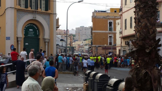 للمرة الثانية.. مسلموا مليلية يخرجون في مسيرة حاشدة للتنديد بقرار منعهم من استيراد أضاحي العيد من المغرب للمرة الثانية.. مسلموا مليلية يخرجون في مسيرة حاشدة للتنديد بقرار منعهم من استيراد أضاحي العيد من المغرب