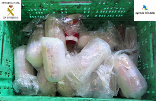 مليلية.. العثور على كمية مهمة من الحشيش داخل سيارة مغربي مقيم ببلجيكا مليلية.. العثور على كمية مهمة من الحشيش داخل سيارة مغربي مقيم ببلجيكا