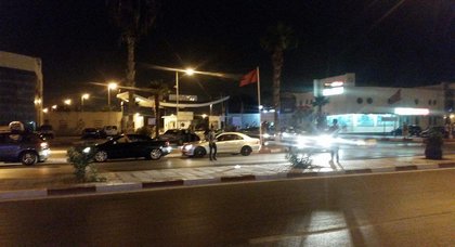 إلغاء رحلة بحرية بميناء بني أنصار بسبب عطل أصاب باخرة "سات" وسط إحتجاجات المسافرين إلغاء رحلة بحرية بميناء بني أنصار بسبب عطل أصاب باخرة "سات" وسط إحتجاجات المسافرين