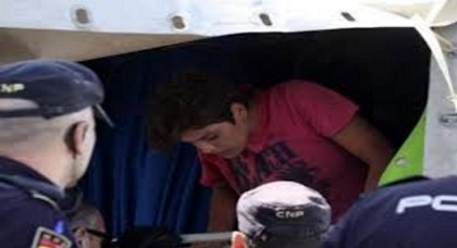 اعتقال 4 مغاربة كانوا يعتزمون "الحريك" إلى إسبانيا عبر باخرة تشغل الخط البحري بين الناظور وألميريا اعتقال 4 مغاربة كانوا يعتزمون "الحريك" إلى إسبانيا عبر باخرة تشغل الخط البحري بين الناظور وألميريا