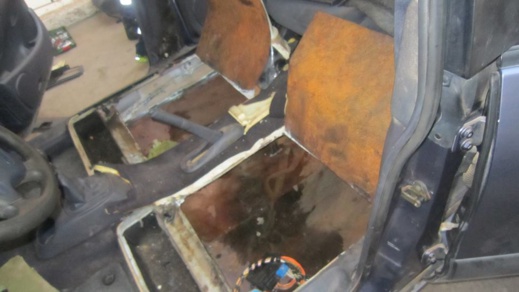 إحباط محاولة تهريب مهاجرين من دول جنوب الصحراء الى داخل مليلية المحتلة بواسطة سيارة يقودها مغربي إحباط محاولة تهريب مهاجرين من دول جنوب الصحراء الى داخل مليلية المحتلة بواسطة سيارة يقودها مغربي 