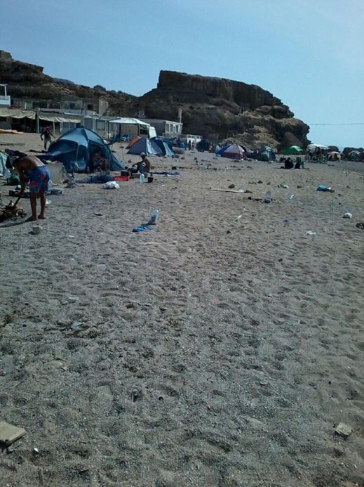 مواطنون لناظورسيتي: النفايات والمخلفات تشوه جمالية شاطئ "دشارانا" بجماعة بني شيكر مواطنون لناظورسيتي: النفايات والمخلفات تشوه جمالية شاطئ "دشارانا" بجماعة بني شيكر