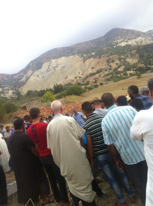 تمسمان تواصل دفن ضحايا السرطان.. و شخص في مقتبل العمر ينضاف الى السجل الأسود لهذا الداء في يوم العيد تمسمان تواصل دفن ضحايا السرطان.. و شخص في مقتبل العمر ينضاف الى السجل الأسود لهذا الداء في يوم العيد