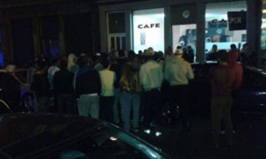 بالصور.. شجار عنيف بين مغاربة و شيشانيين يحدث فوضى عارمة في إحدى مقاهي بلجيكا بالصور.. شجار عنيف بين مغاربة و شيشانيين يحدث فوضى عارمة في إحدى مقاهي بلجيكا