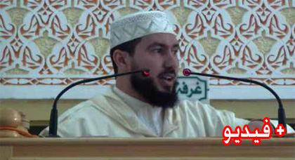 بونيس: النساء اللواتي تكشفن أجسادهن لنقش الحناء في "الكورنيش" هل هن بنات مسلمين أم بنات يهود بونيس: النساء اللواتي تكشفن أجسادهن لنقش الحناء في "الكورنيش" هل هن بنات مسلمين أم بنات يهود