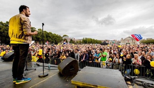 بدعم من إبن الناظور بوطالب عمدة روتردام.. فنان مغربي يقود تجمعا حاشدا ضد العنصرية بهولندا بدعم من إبن الناظور بوطالب عمدة روتردام.. فنان مغربي يقود تجمعا حاشدا ضد العنصرية بهولندا