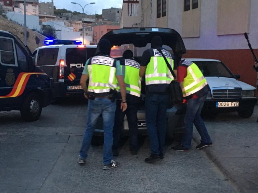 تعاون أمني أروبي يطيح بخمسة إرهابيين موالين لداعش في كل من مليلية ، برشلونة، بروكسل و فوبرتال تعاون أمني أروبي يطيح بخمسة إرهابيين موالين لداعش في كل من مليلية ، برشلونة، بروكسل و فوبرتال