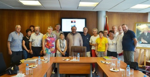 أمين عام مجلس الجالية المغربية بالخارج يستقبل وفدا فرنسيا ويشرح لهم المشاكل التي يعانيها المغاربة بأروبا أمين عام مجلس الجالية المغربية بالخارج يستقبل وفدا فرنسيا ويشرح لهم المشاكل التي يعانيها المغاربة بأروبا