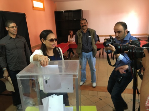 بنكيران و العماري يدليان بصوتيهما الانتخابي بالرباط وهذا ما قالاه لوسائل الاعلام بنكيران و العماري يدليان بصوتيهما الانتخابي بالرباط وهذا ما قالاه لوسائل الاعلام