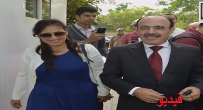 العماري بعد تعمّده إظهار زوجته علنا يُمازحها أمام الكاميرا بالقول: أجي يشوفك بنكيران