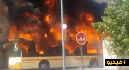 حريق مهول يأتي على حافلة كاملة للنقل الحضري بوجدة