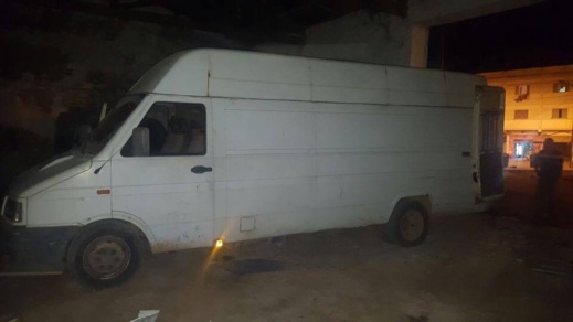 بالصور.. جمارك الناظور تحجز 700 عجلة مطاطية في الطريق الرابطة بين الناظور وبني أنصار بالصور.. جمارك الناظور تحجز 700 عجلة مطاطية في الطريق الرابطة بين الناظور وبني أنصار