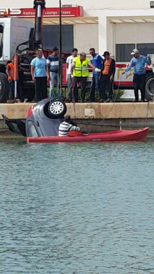 بالفيديو.. سقوط سيارة داخل حوض مياه مارينا سعيدية بالفيديو.. سقوط سيارة داخل حوض مياه مارينا سعيدية