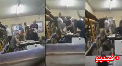 فيديو متداول على الانترنت .. تزوير أوراق الانتخابات في أحد مكاتب التصويت باقليم الدريوش فيديو متداول على الانترنت .. تزوير أوراق الانتخابات في أحد مكاتب التصويت باقليم الدريوش