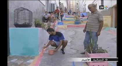 قناة "دوزيم" ترصد المبادرة الرائعة لشباب الحسيمة التي همّت تغيير معالم الشوارع وتزيين أحياء المدينة قناة "دوزيم" ترصد المبادرة الرائعة لشباب الحسيمة التي همّت تغيير معالم الشوارع وتزيين أحياء المدينة
