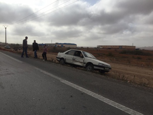 إنقلاب شاحنة محمّلة بأطنان من "الياجور" تؤدي إلى إغلاق طريق العروي وسلوان لحوالي ساعة من الزمن إنقلاب شاحنة محمّلة بأطنان من "الياجور" تؤدي إلى إغلاق طريق العروي وسلوان لحوالي ساعة من الزمن
