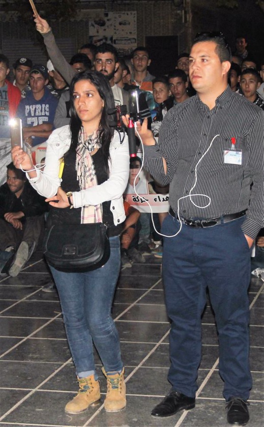 نشطاء المواقع الاجتماعية بالحسيمة.. أعين لا تنام ساهمت في تدويل قضية محسن فكري نشطاء المواقع الاجتماعية بالحسيمة.. أعين لا تنام ساهمت في تدويل قضية محسن فكري