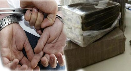 بني أنصار: القبض على مروج للمخدرات متلبسا بحيازته نصف كلغ من الحشيش فور قدومه من كتامة بني أنصار: القبض على مروج للمخدرات متلبسا بحيازته نصف كلغ من الحشيش فور قدومه من كتامة