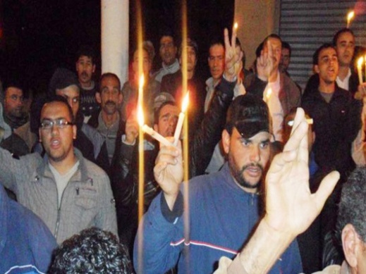 الحسيمة تفعلها مرة أخرى وتُفاجئ الجميع بمسيرة للصمت بدل غضب "الجمعة" أضاءت السماء بآلاف الشموع الحسيمة تفعلها مرة أخرى وتُفاجئ الجميع بمسيرة للصمت بدل غضب "الجمعة" أضاءت السماء بآلاف الشموع