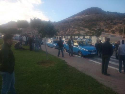 سائقو سيارات الأجرة يستنكرون إغراق الحسيمة بالمأذونيات وانتشار النقل السري وهذه مطالبهم سائقو سيارات الأجرة يستنكرون إغراق الحسيمة بالمأذونيات وانتشار النقل السري وهذه مطالبهم