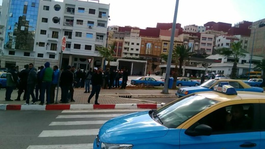 سائقو سيارات الأجرة يستنكرون إغراق الحسيمة بالمأذونيات وانتشار النقل السري وهذه مطالبهم سائقو سيارات الأجرة يستنكرون إغراق الحسيمة بالمأذونيات وانتشار النقل السري وهذه مطالبهم