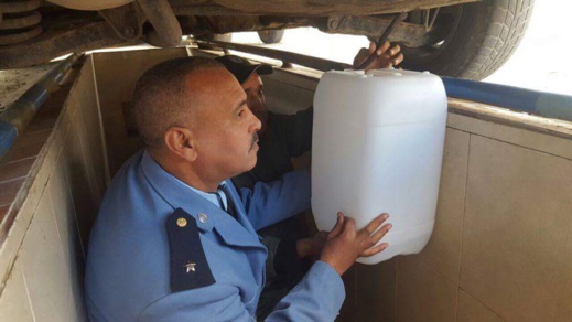 جمارك باب فرخانة تحجز 75 لترا من الكحول وتُحيل مهرّبها على الضابطة القضائية بالناظور