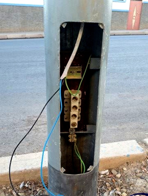 الدريوش.. السطو على أسلاك الإنارة العمومية بجماعة تفرسيت وغياب عناصر الأمن قد يُؤدي إلى استفحال الظاهرة