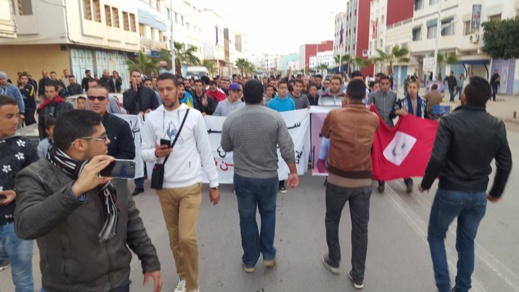 إحتجاجات شعبية متواصلة بمدينة إبن طيب تنديدا بمقتل محسن فكري بالحسيمة إحتجاجات شعبية متواصلة بمدينة إبن طيب تنديدا بمقتل محسن فكري بالحسيمة