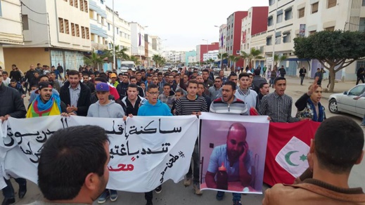 إحتجاجات شعبية متواصلة بمدينة إبن طيب تنديدا بمقتل محسن فكري بالحسيمة إحتجاجات شعبية متواصلة بمدينة إبن طيب تنديدا بمقتل محسن فكري بالحسيمة