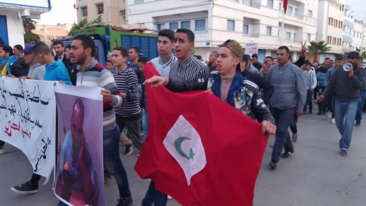 إحتجاجات شعبية متواصلة بمدينة إبن طيب تنديدا بمقتل محسن فكري بالحسيمة 