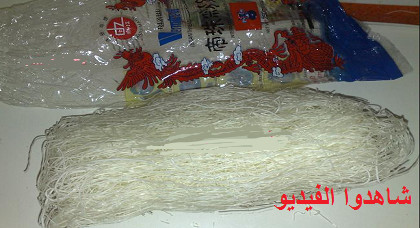 سيدة تُحذر من استهلاك "الشَعْرِيَّة" الصينية وتقوم بتجربة تُثبت من خلالها أنها مصنوعة من البلاستيك سيدة تُحذر من استهلاك "الشَعْرِيَّة" الصينية وتقوم بتجربة تُثبت من خلالها أنها مصنوعة من البلاستيك